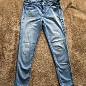 American Eagle Light wash Skinny Jeans